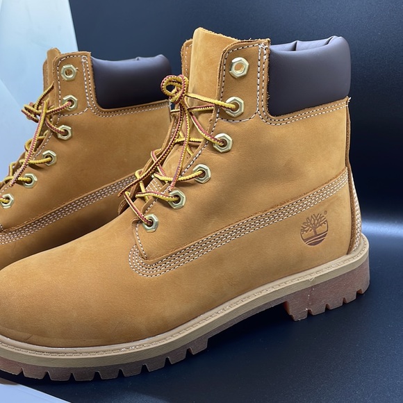 Woman’s Timberland boots - Picture 4 of 14